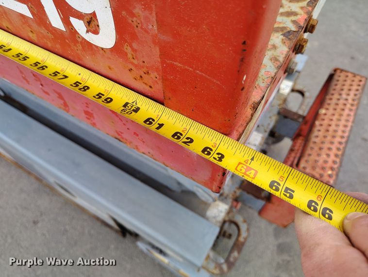 image for item EH0189 2013 Skyjack  SJIII-3219 scissor lift