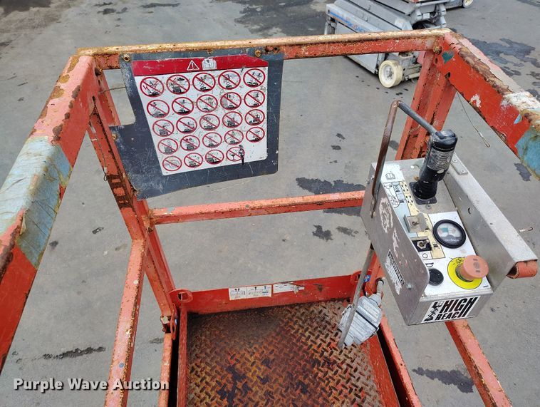 image for item EH0189 2013 Skyjack  SJIII-3219 scissor lift