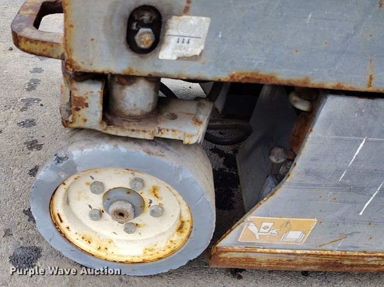 image for item EH0189 2013 Skyjack  SJIII-3219 scissor lift