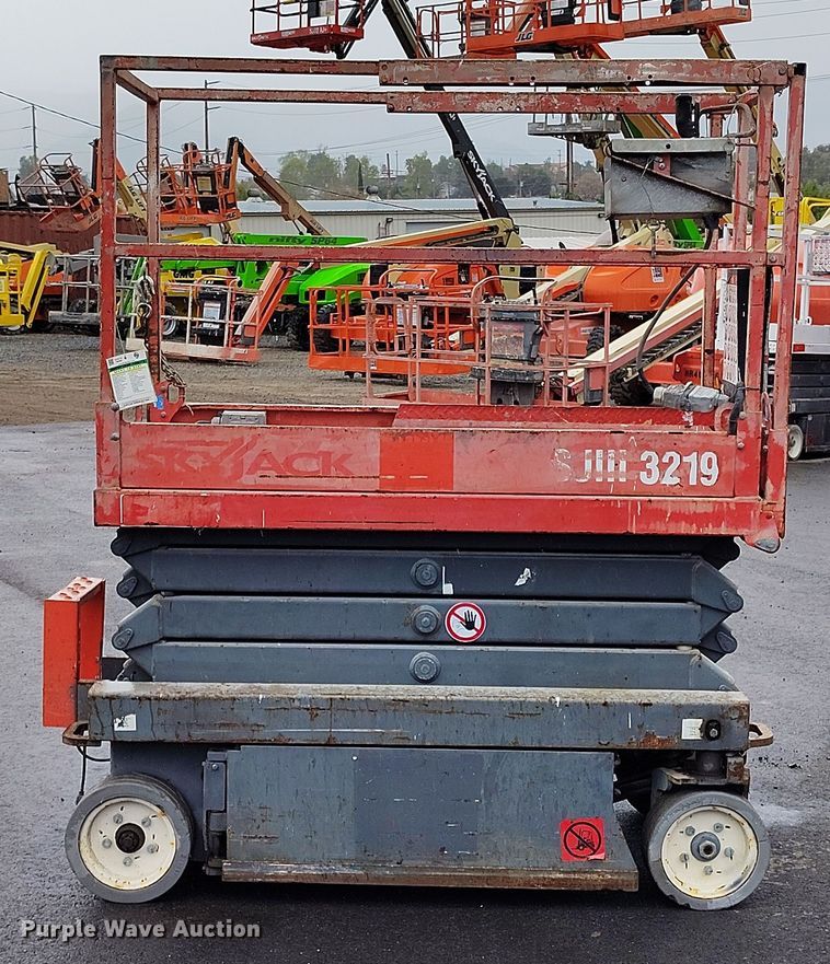 image for item EH0190 2012 Skyjack  SJIII-3219 scissor lift