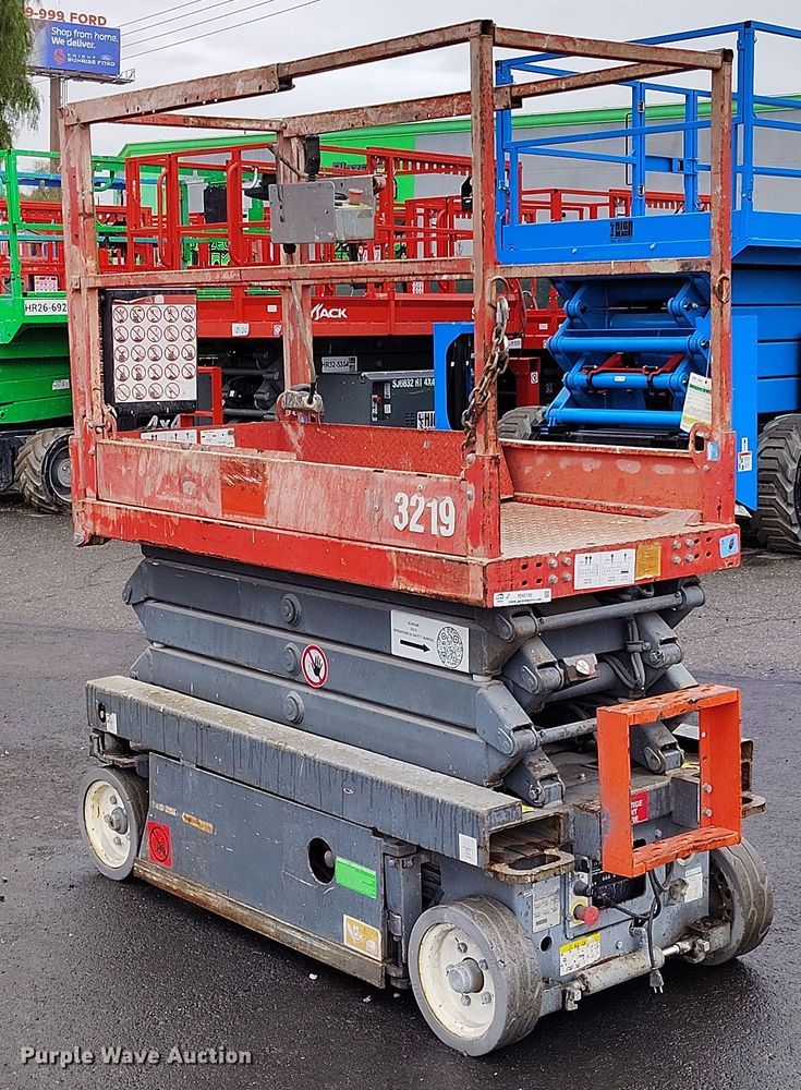 image for item EH0190 2012 Skyjack  SJIII-3219 scissor lift