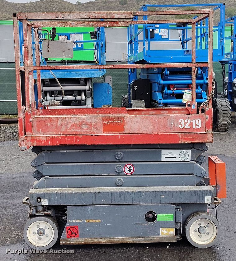 image for item EH0190 2012 Skyjack  SJIII-3219 scissor lift