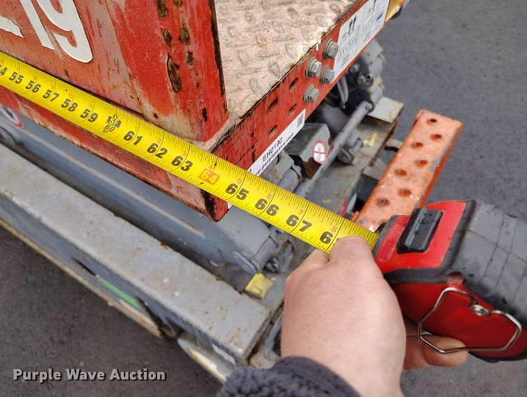 image for item EH0190 2012 Skyjack  SJIII-3219 scissor lift