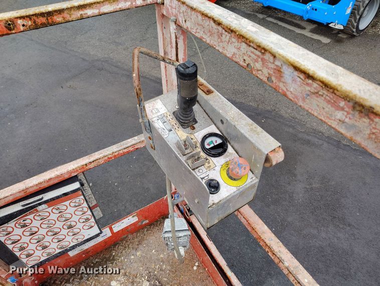 image for item EH0190 2012 Skyjack  SJIII-3219 scissor lift