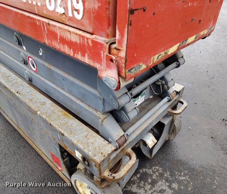 image for item EH0190 2012 Skyjack  SJIII-3219 scissor lift