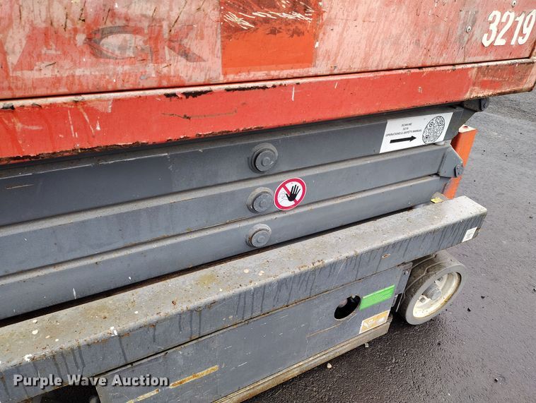 image for item EH0190 2012 Skyjack  SJIII-3219 scissor lift