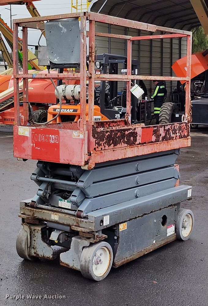 image for item EH0191 2012 Skyjack SJIII-3219 scissor lift