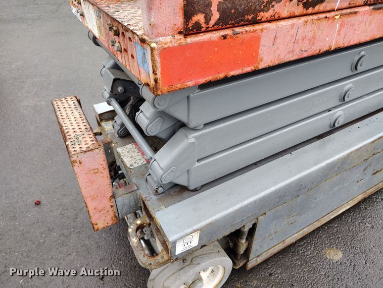 image for item EH0191 2012 Skyjack SJIII-3219 scissor lift