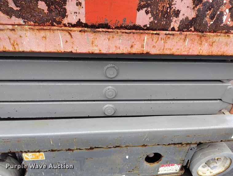 image for item EH0191 2012 Skyjack SJIII-3219 scissor lift