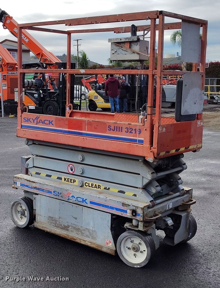 image for item EH0192 2012 Skyjack SJIII-3219 scissor lift