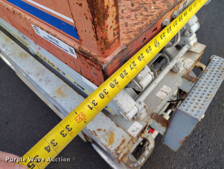 image for item EH0192 2012 Skyjack SJIII-3219 scissor lift