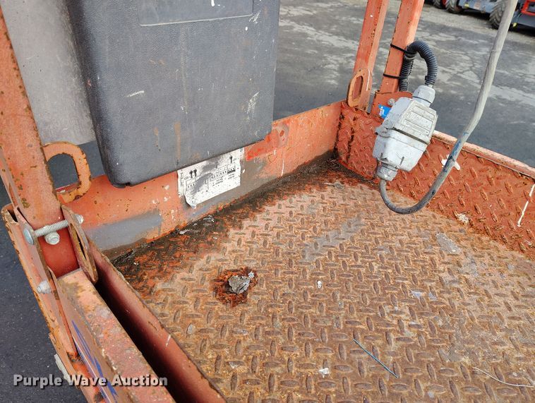 image for item EH0192 2012 Skyjack SJIII-3219 scissor lift