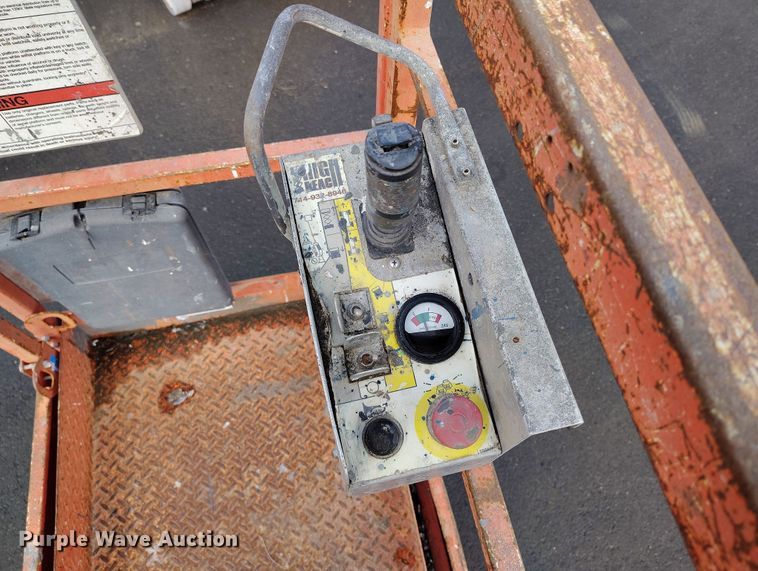 image for item EH0192 2012 Skyjack SJIII-3219 scissor lift