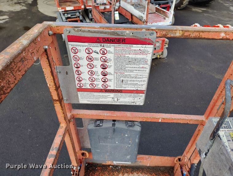 image for item EH0192 2012 Skyjack SJIII-3219 scissor lift