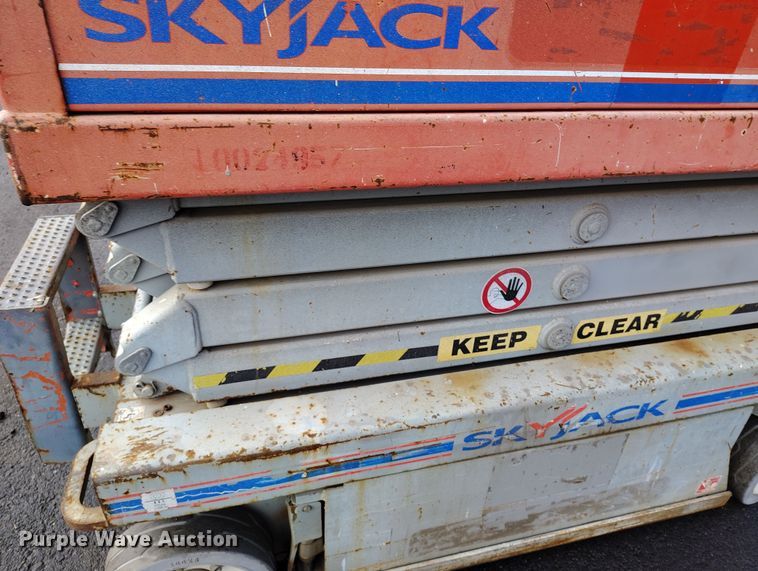 image for item EH0192 2012 Skyjack SJIII-3219 scissor lift
