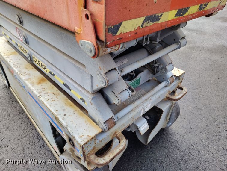 image for item EH0192 2012 Skyjack SJIII-3219 scissor lift