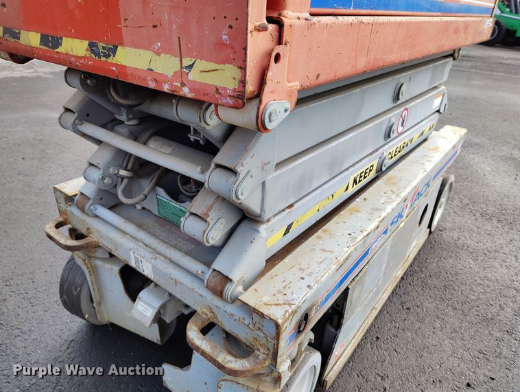 image for item EH0192 2012 Skyjack SJIII-3219 scissor lift