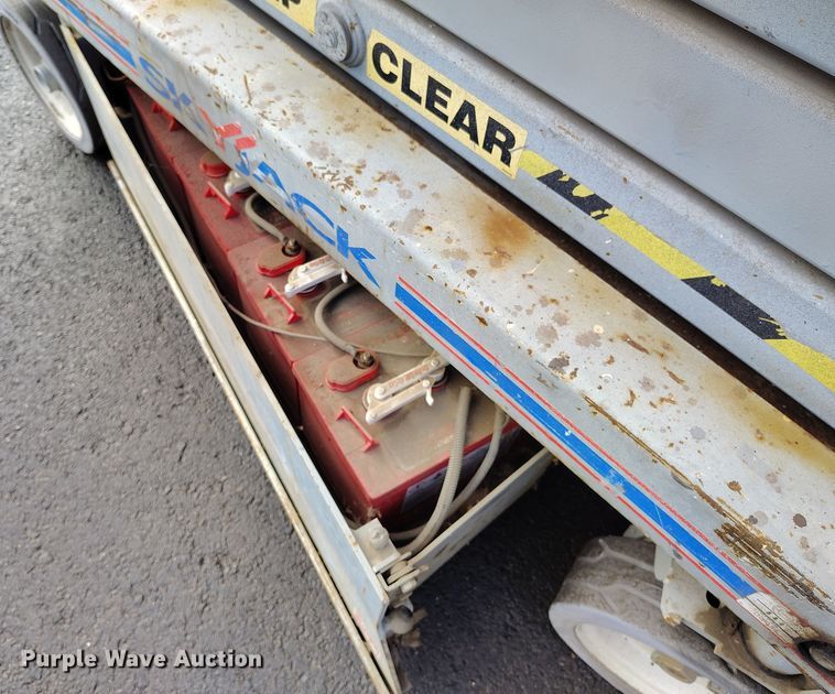 image for item EH0192 2012 Skyjack SJIII-3219 scissor lift