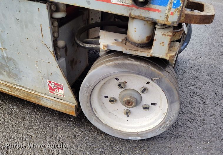 image for item EH0192 2012 Skyjack SJIII-3219 scissor lift