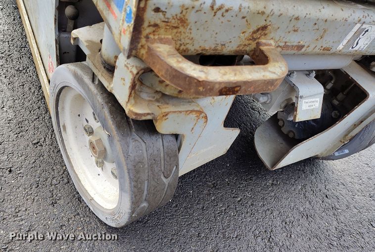 image for item EH0192 2012 Skyjack SJIII-3219 scissor lift