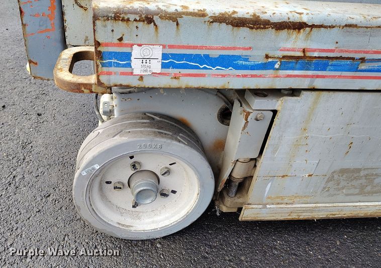 image for item EH0192 2012 Skyjack SJIII-3219 scissor lift