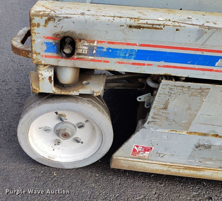 image for item EH0192 2012 Skyjack SJIII-3219 scissor lift