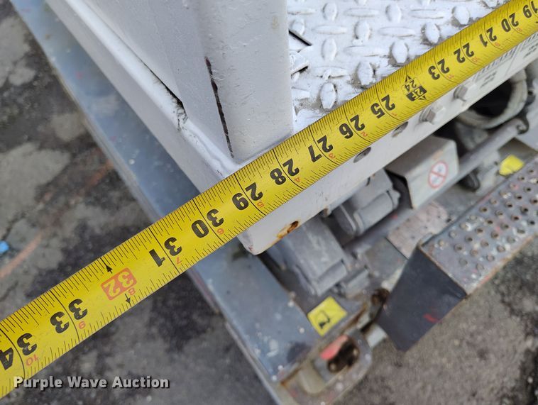 image for item EH0193 2004 Skyjack  SJIII-3219 scissor lift