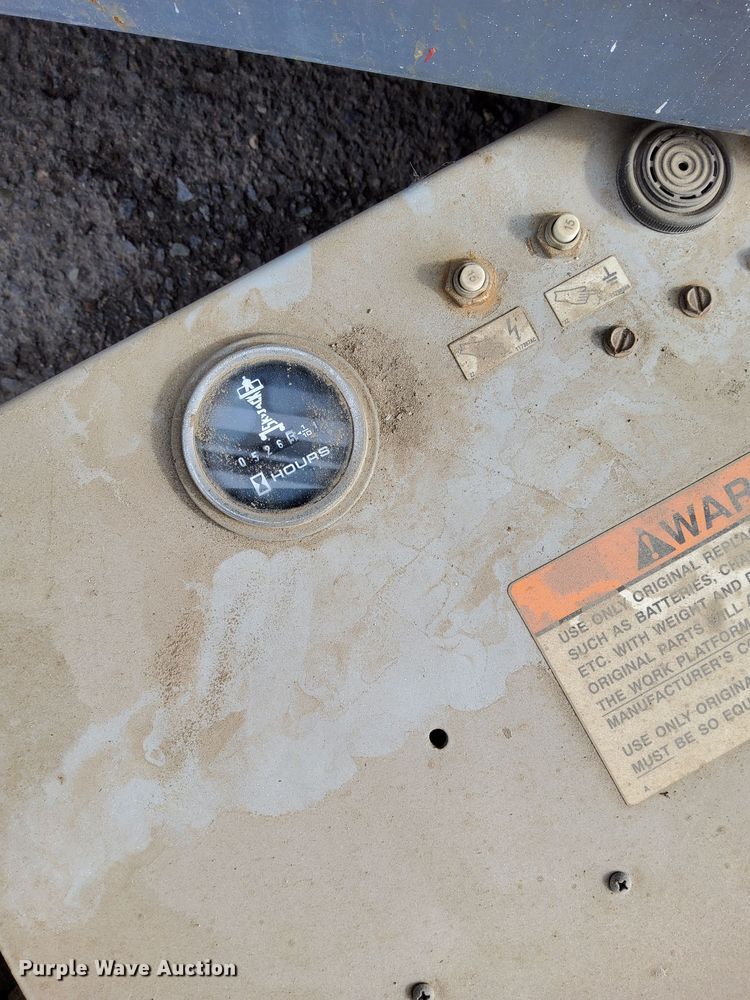 image for item EH0193 2004 Skyjack  SJIII-3219 scissor lift