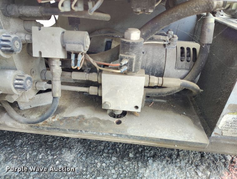 image for item EH0193 2004 Skyjack  SJIII-3219 scissor lift