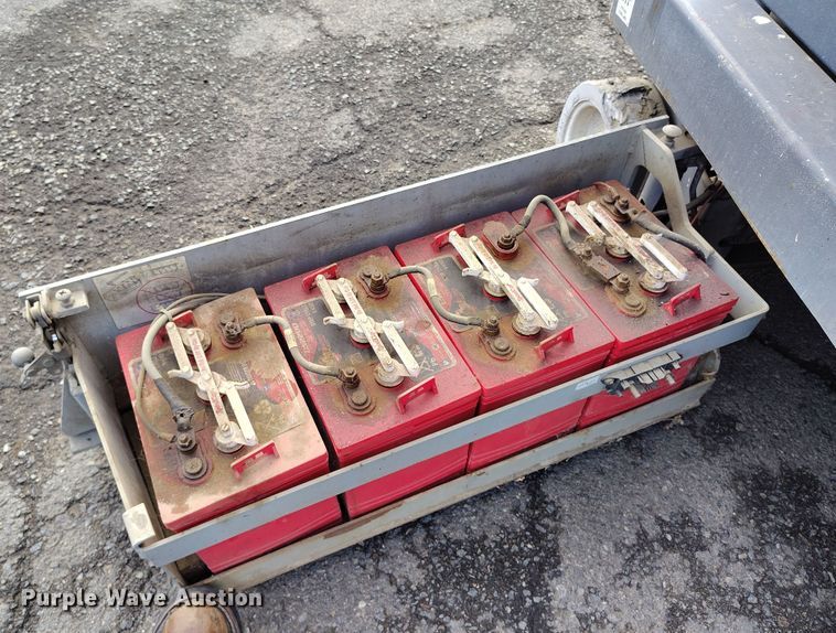 image for item EH0193 2004 Skyjack  SJIII-3219 scissor lift