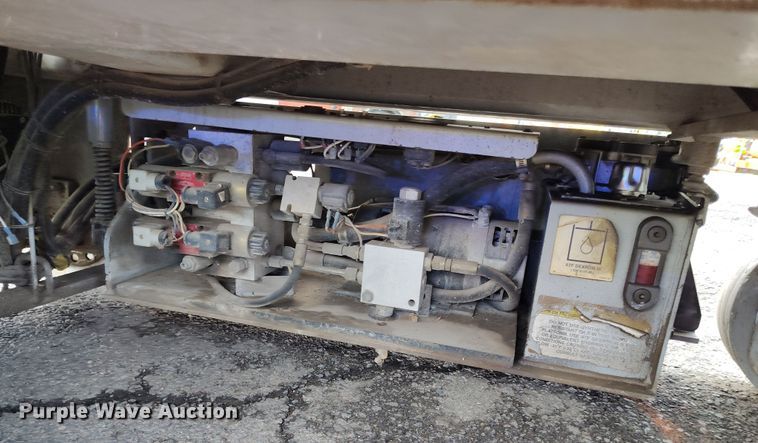 image for item EH0193 2004 Skyjack  SJIII-3219 scissor lift