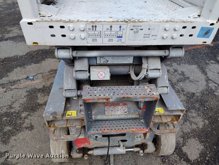 image for item EH0193 2004 Skyjack  SJIII-3219 scissor lift