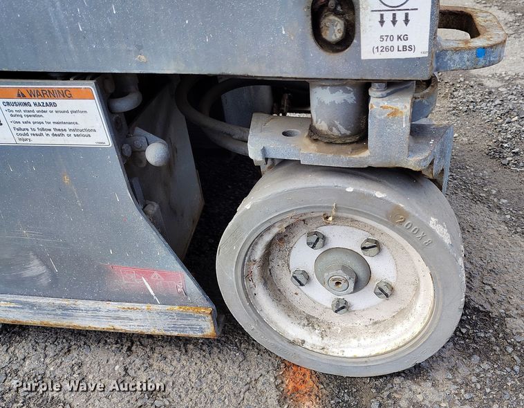 image for item EH0193 2004 Skyjack  SJIII-3219 scissor lift