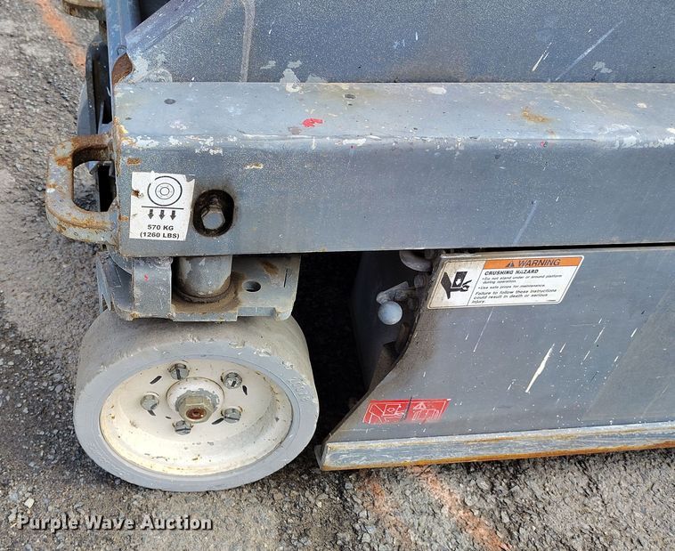 image for item EH0193 2004 Skyjack  SJIII-3219 scissor lift