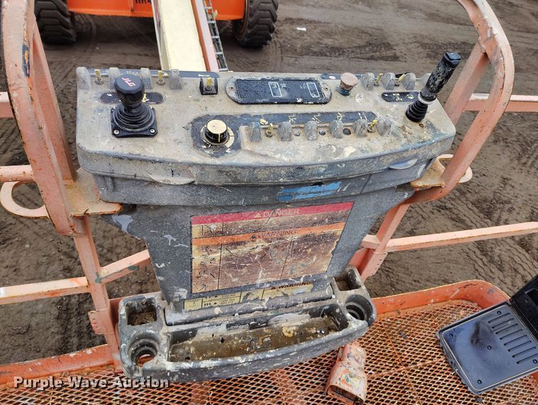 image for item EH0194 2007 JLG 400S boom lift