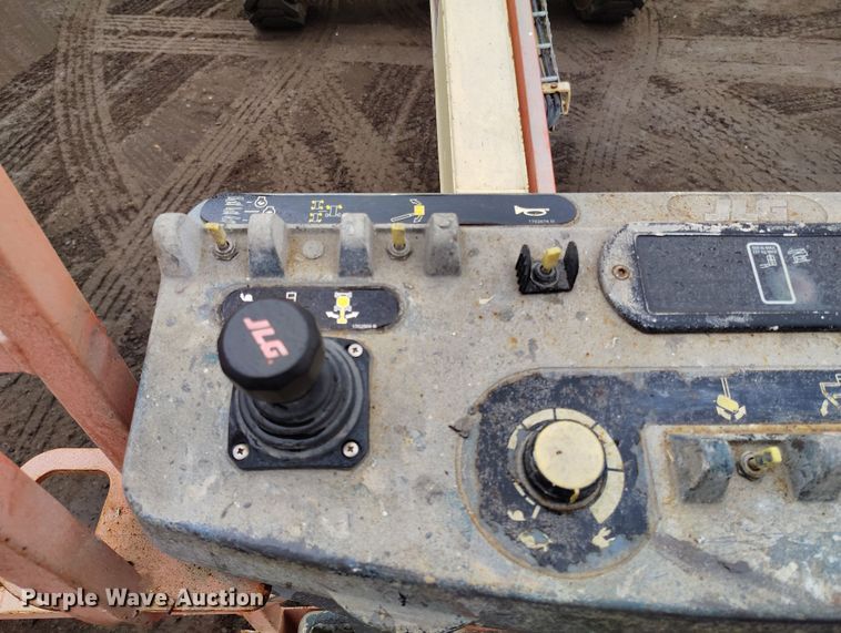 image for item EH0194 2007 JLG 400S boom lift