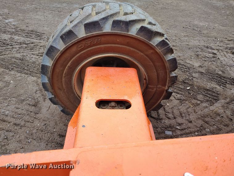 image for item EH0194 2007 JLG 400S boom lift