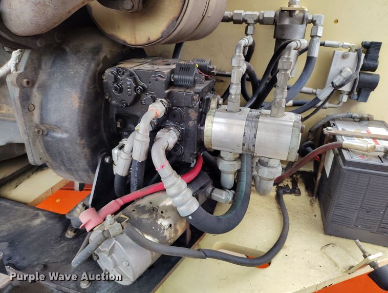 image for item EH0194 2007 JLG 400S boom lift