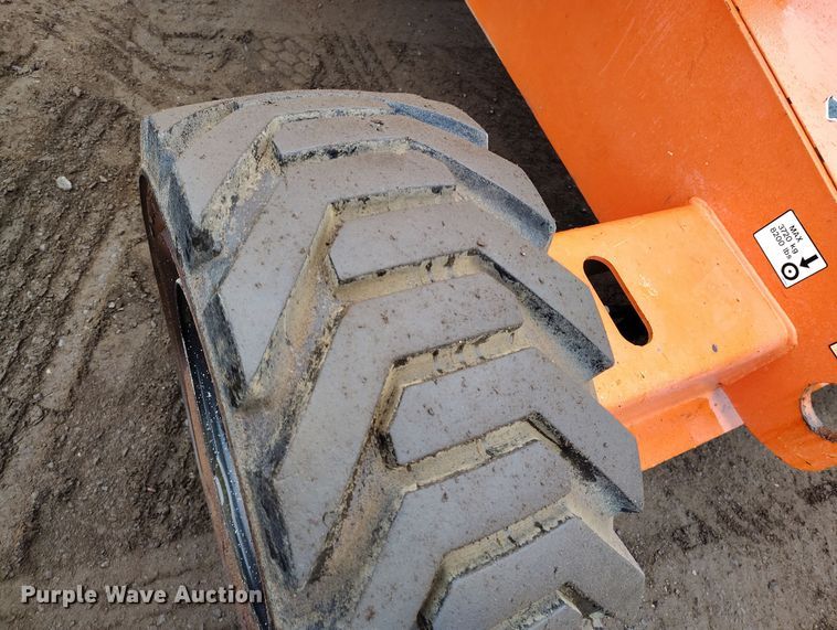 image for item EH0194 2007 JLG 400S boom lift