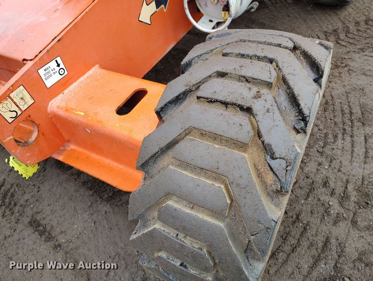 image for item EH0194 2007 JLG 400S boom lift