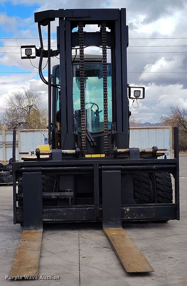 image for item EH0195 2002 Yale GDP330EBEPDV143 forklift