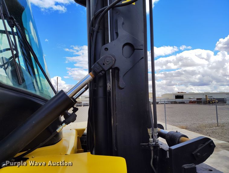 image for item EH0195 2002 Yale GDP330EBEPDV143 forklift