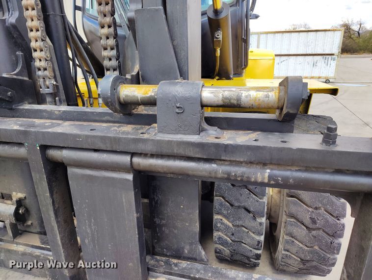 image for item EH0195 2002 Yale GDP330EBEPDV143 forklift