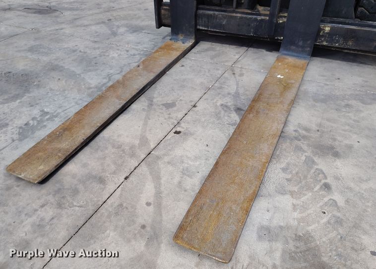 image for item EH0195 2002 Yale GDP330EBEPDV143 forklift