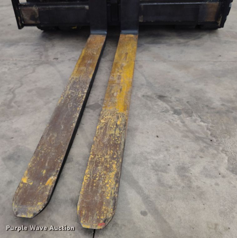 image for item EH0196 2007 Hyster H210HD forklift