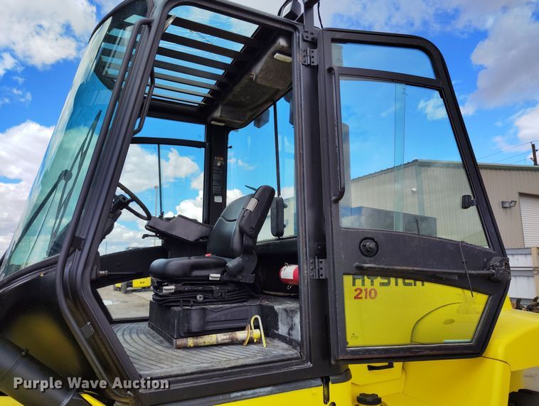 image for item EH0196 2007 Hyster H210HD forklift