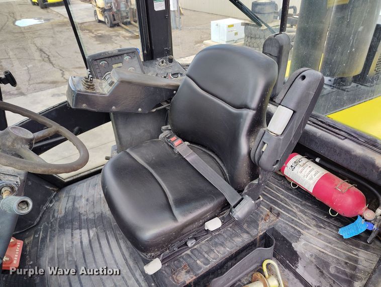 image for item EH0196 2007 Hyster H210HD forklift