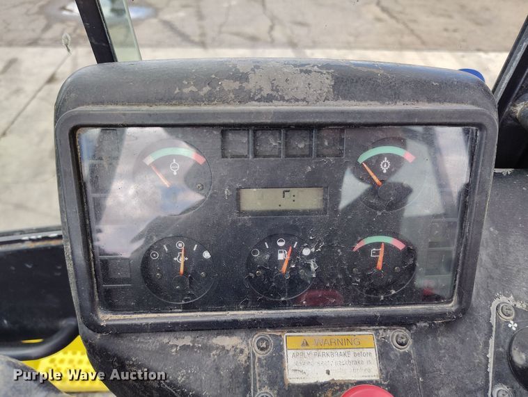 image for item EH0196 2007 Hyster H210HD forklift