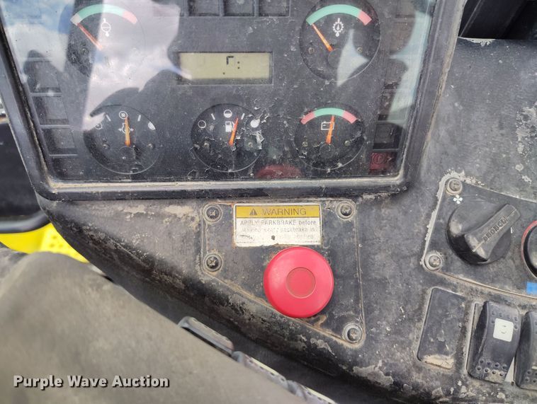 image for item EH0196 2007 Hyster H210HD forklift