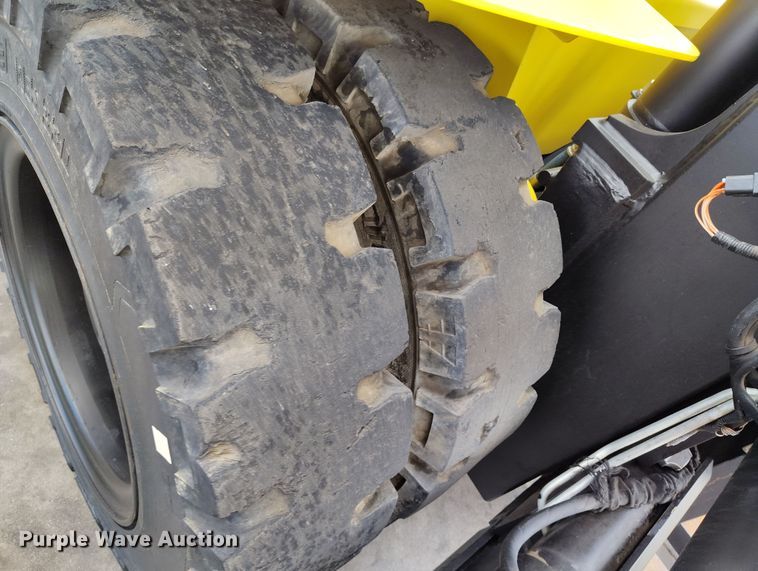 image for item EH0196 2007 Hyster H210HD forklift